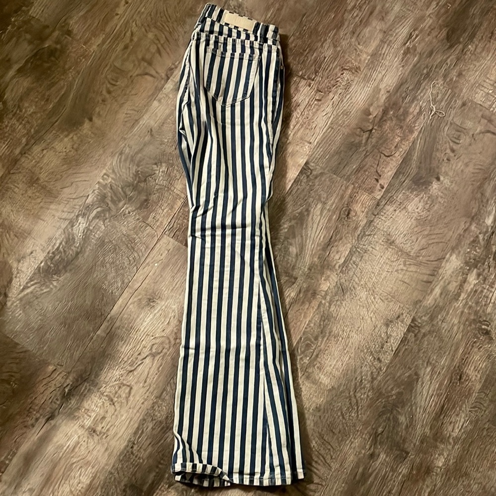 Super cute - like new! Rock &Roll Denim high rise flares
